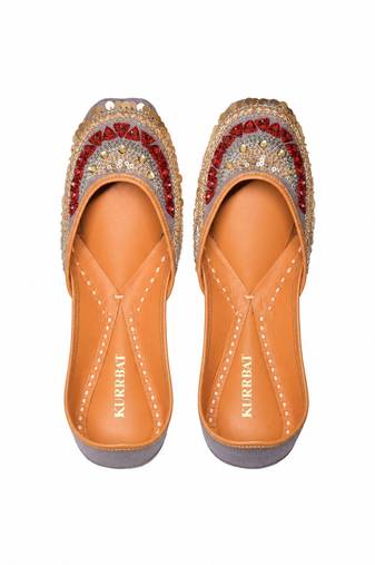 Grey red and gold tone embellished jutti