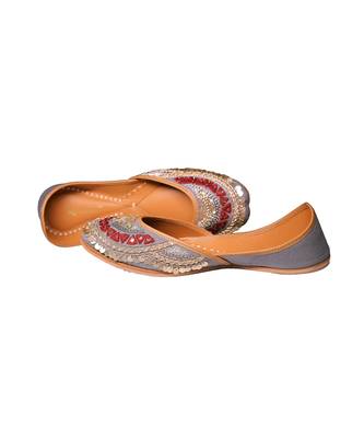Grey red and gold tone embellished jutti 2