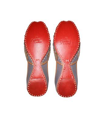 Grey red and gold tone embellished jutti 4
