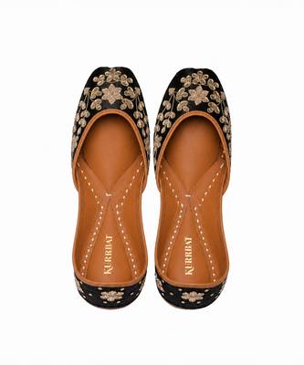Black gota patti work jutti 1