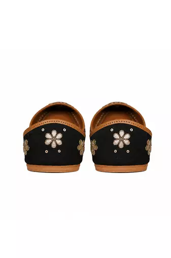 Black gota patti work jutti