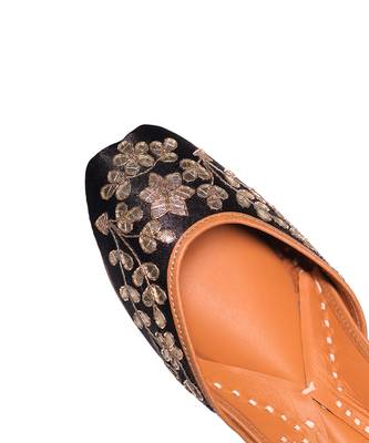 Black gota patti work jutti 4