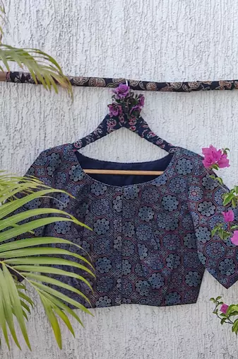 Multicolor premium silk blend elbow sleeves blouse