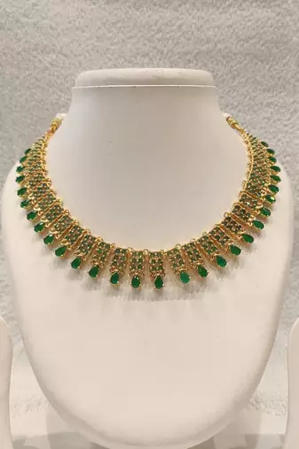 Certified natural freshwater pearls jewellery gold-toned green stone choker necklace & earrings set emerald green stones