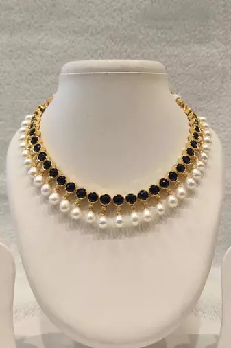 Certified natural freshwater pearls jewellery black stone & pearl choker necklace set earrings, gold-toned pearl drop.