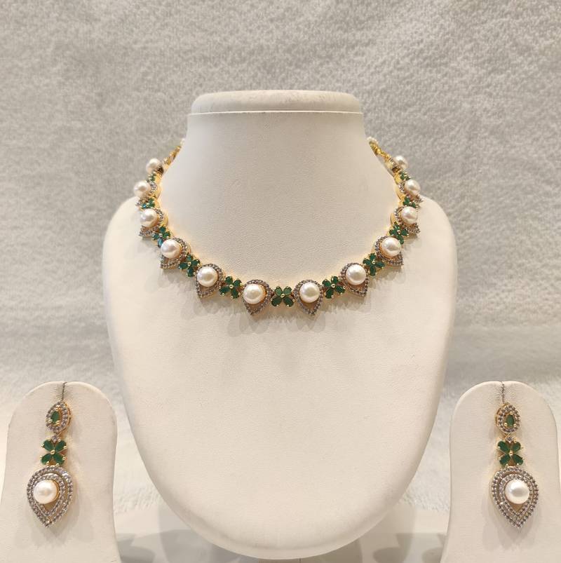 Certified natural freshwater pearls jewellery pearl drop and crystal choker necklace set with earrings, gold-tone.