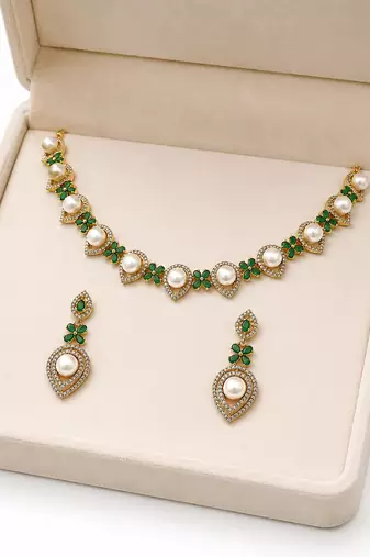 Certified natural freshwater pearls jewellery pearl drop and crystal choker necklace set with earrings, gold-tone.