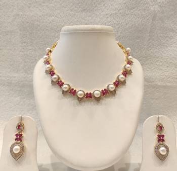 Certified natural freshwater pearls jewellery floral design, drop earrings included, bridal wear, white pearl. 2