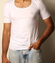 Men's white solid round neck half sleeve vest