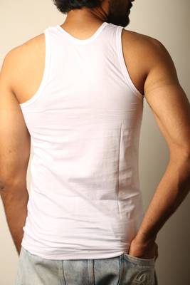 Men's white solid round neck sleeveless vest 2