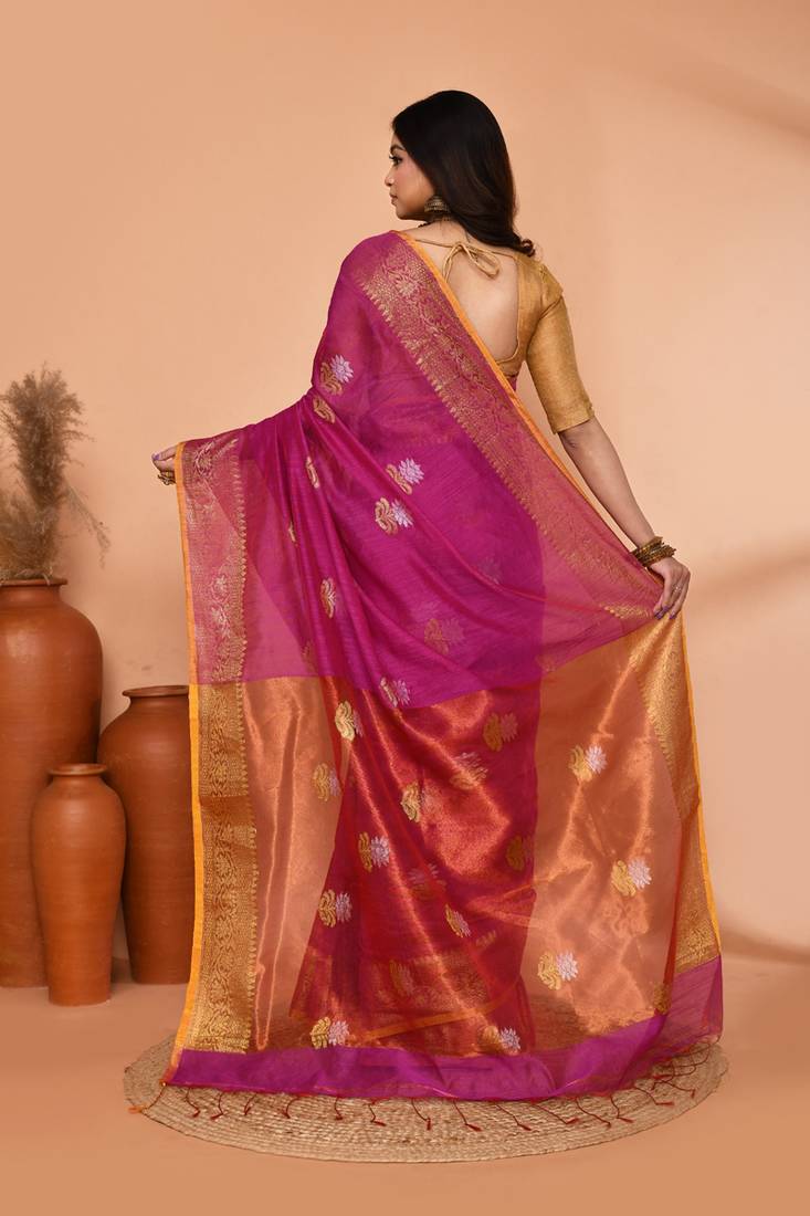 magenta cotton blend handloom saree with running blouse piece pallu & border zari work