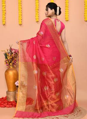 pink cotton blend handloom saree with running blouse piece pallu & border zari work 3