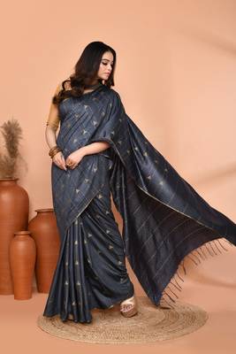grey silk blend handloom saree with running blouse piece 4