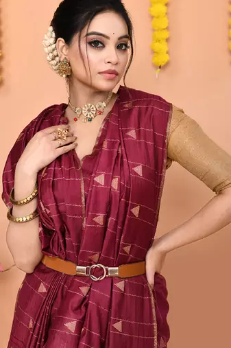 wine silk blend handloom saree with running blouse piece