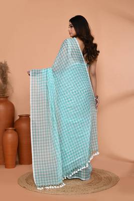 cotton blend handloom white sky blue check saree with running blouse piece 5