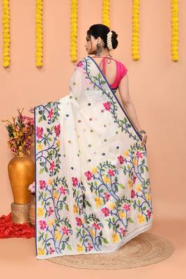 traditional off white soft cotton silk jamdani saree with running blouse piece 5