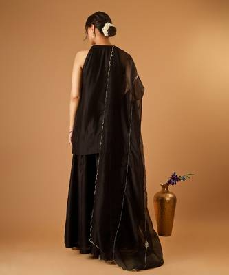 Sleeveless chanderi short kurti and sharara with embroidered katan dupatta in black 3