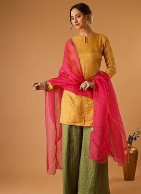 Zigzag zari weave yellow short kurta with green palazzo and hot pink katan silk dupatta 4