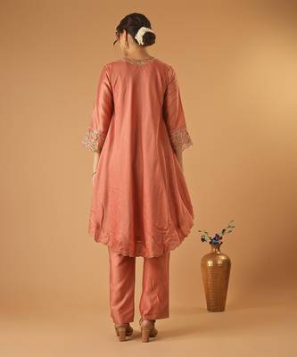 Coral embroidered chanderi kurta set with tissue dupatta 3