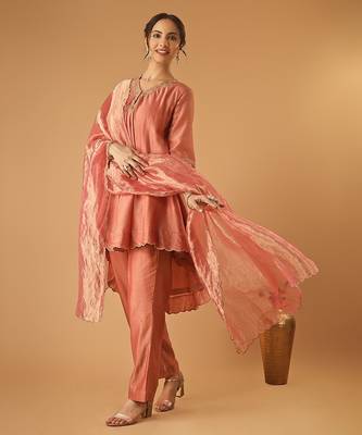 Coral embroidered chanderi kurta set with tissue dupatta 5