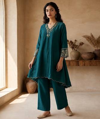 Teal embroidered chanderi kurta set with tissue dupatta 3
