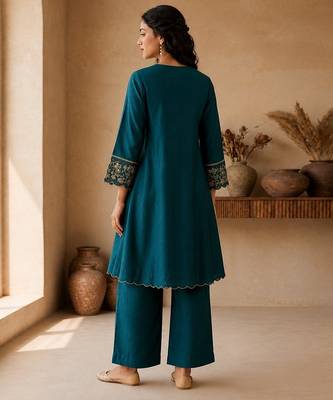 Teal embroidered chanderi kurta set with tissue dupatta 4