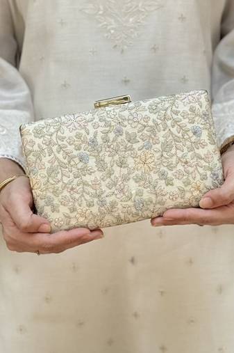 Beige tissue suede clutch
