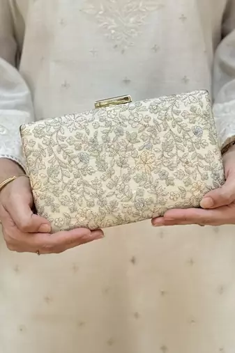 Beige tissue suede clutch