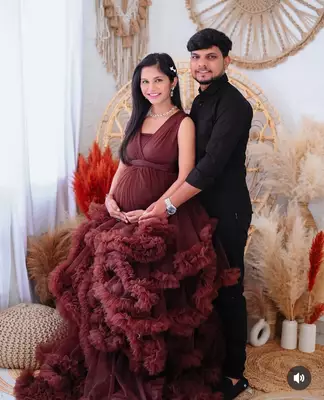 Premium Maternity Gown for Baby Shower & Pregnancy Photoshoot 2