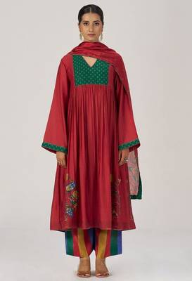 Tango red and green festive print kurta set 1