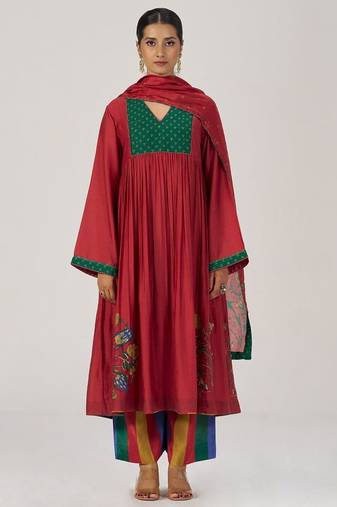 Tango red and green festive print kurta set
