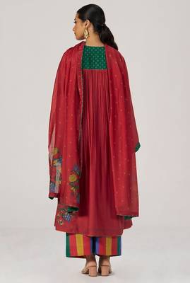 Tango red and green festive print kurta set 2