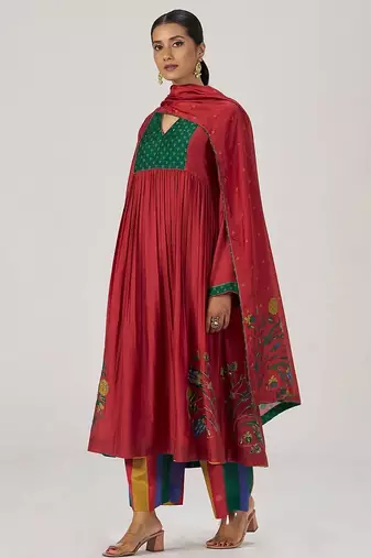 Tango red and green festive print kurta set
