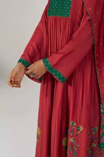 Tango red and green festive print kurta set
