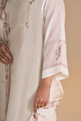 Ivory festive kurta set 1