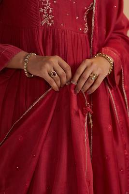 Rich red chanderi silk festive kurta set 2