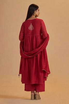 Rich red chanderi silk festive kurta set 4