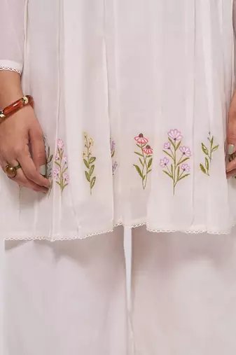 Ivory mul-chanderi kurta set