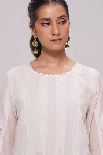 Ivory mul-chanderi kurta set