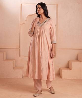 Blush pink mul chanderi embroidered kurta set 3