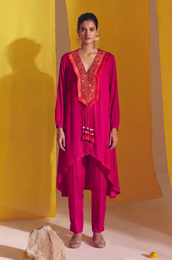 Fuchsia pink satin embroidered high low kurta set
