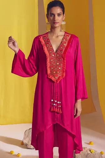 Fuchsia pink satin embroidered high low kurta set