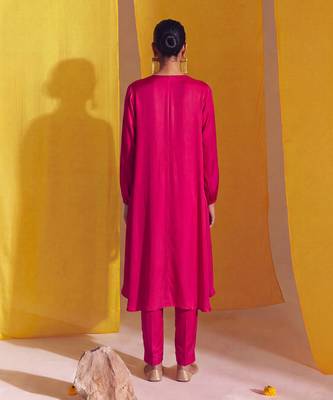 Fuchsia pink satin embroidered high low kurta set 4