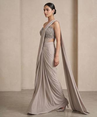 Grey embroidered lycra saree set 5