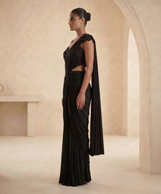 Black embroidered lycra saree set 4