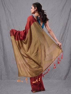 red cotton blend handspun soft saree with contrast beige pallu 3