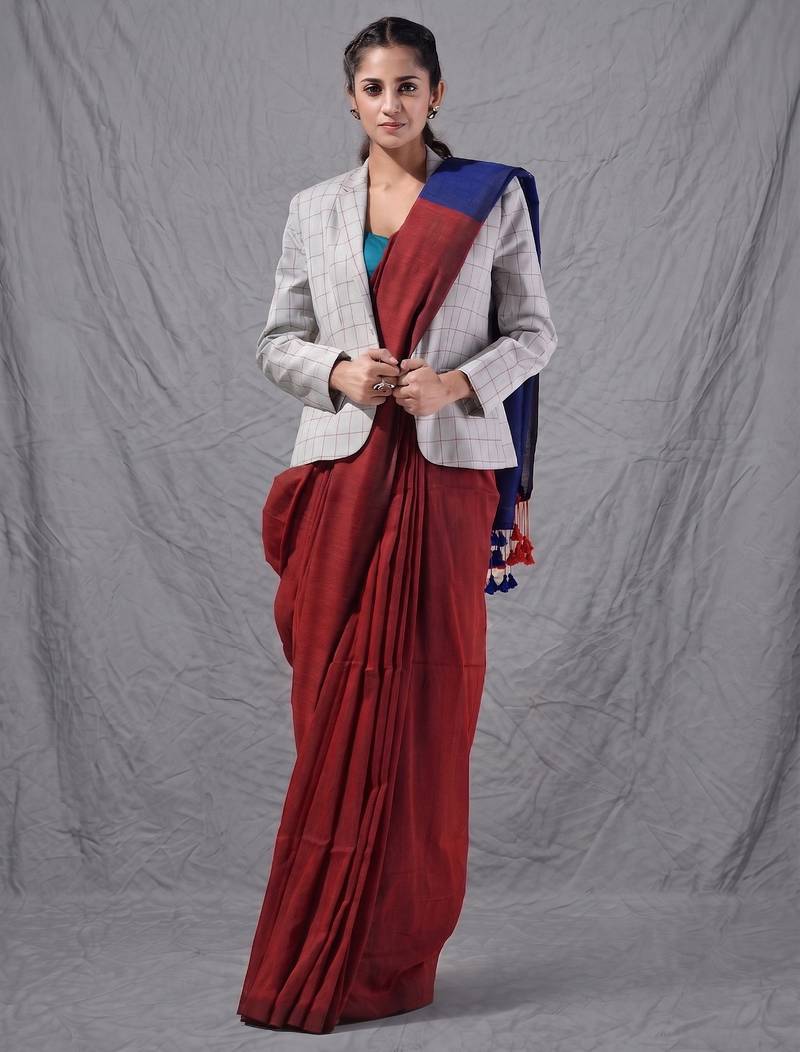 red cotton blend handspun soft saree with contrast blue pallu