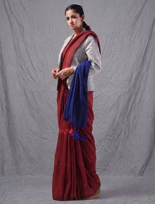 red cotton blend handspun soft saree with contrast blue pallu 2
