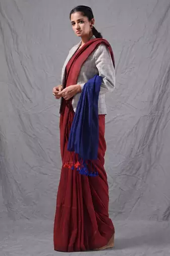 red cotton blend handspun soft saree with contrast blue pallu
