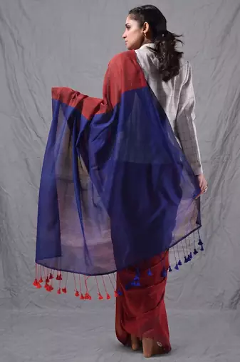 red cotton blend handspun soft saree with contrast blue pallu